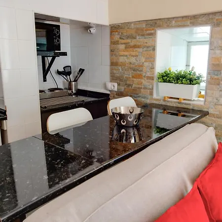 Apartment Cosy By The Flea Market And Tram 28