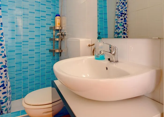 Cosy By The Flea Market And Tram 28 Lisboa