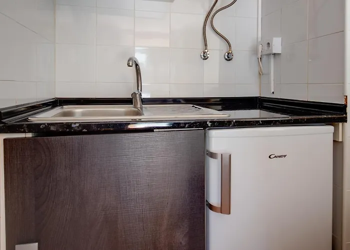 Cosy By The Flea Market And Tram 28 شقة *