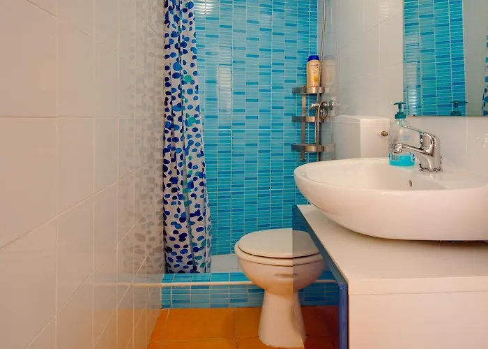 Cosy By The Flea Market And Tram 28