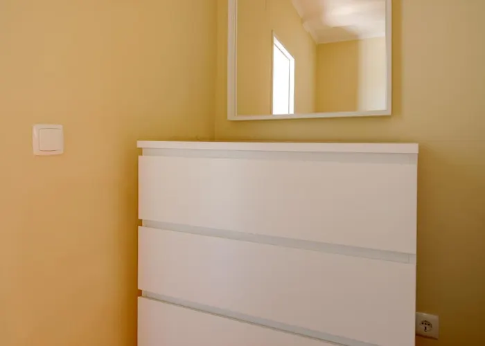 Cosy By The Flea Market And Tram 28 * Lisboa