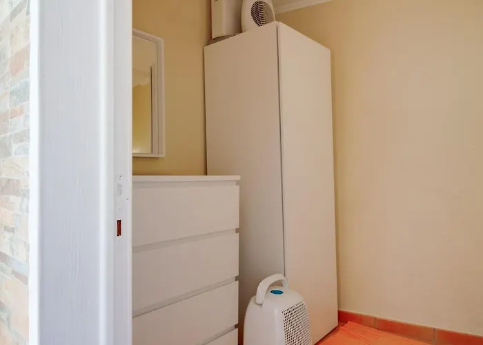 Cosy By The Flea Market And Tram 28 * Lisboa