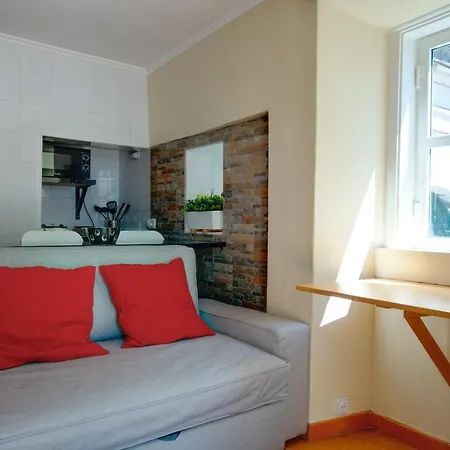 Cosy By The Flea Market And Tram 28 Appartamento Lisbona